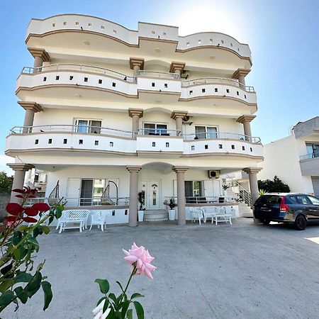 Apartmens Xhenis Lux Ulcinj Exteriör bild