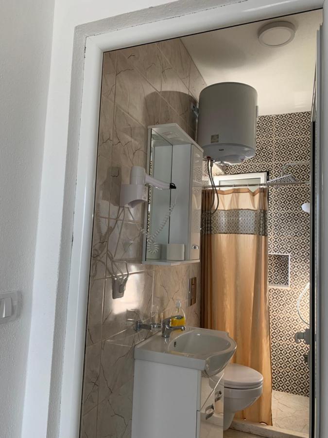 Apartmens Xhenis Lux Ulcinj Exteriör bild
