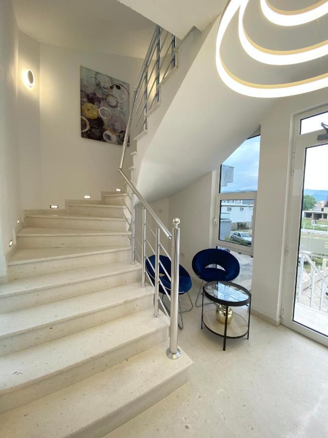 Apartmens Xhenis Lux Ulcinj Exteriör bild