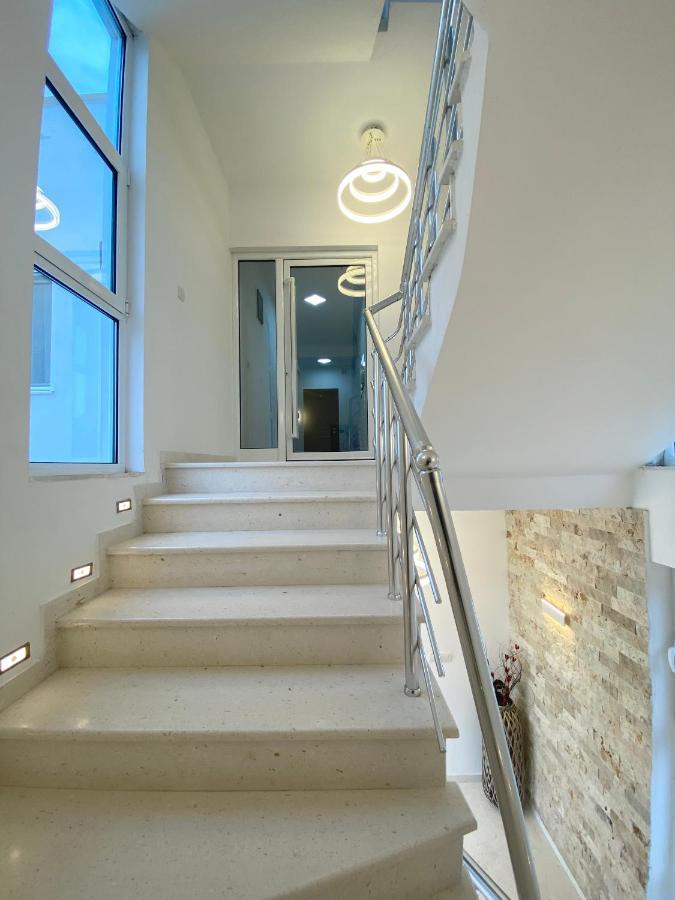 Apartmens Xhenis Lux Ulcinj Exteriör bild