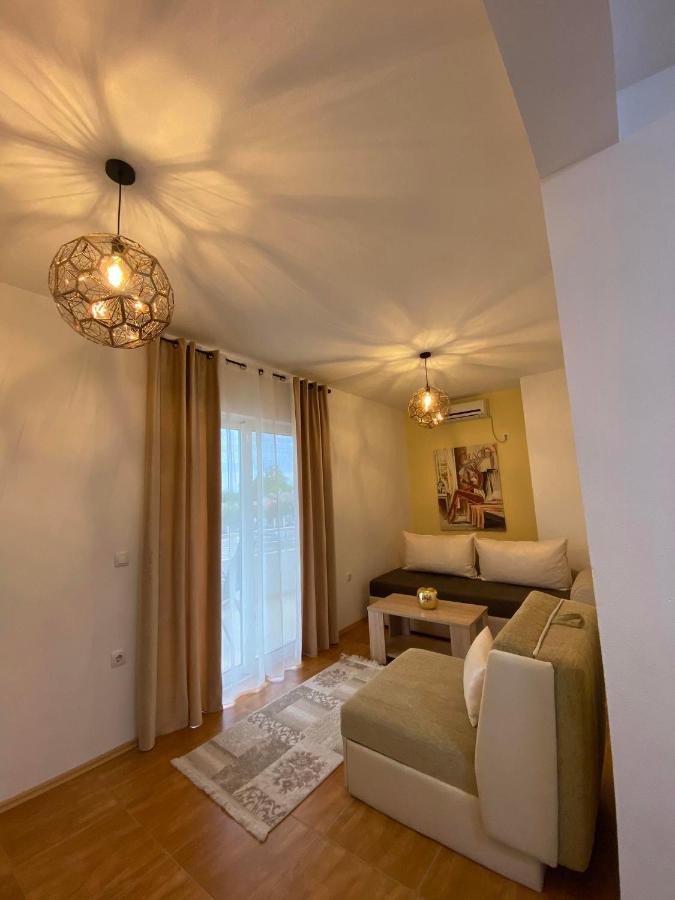 Apartmens Xhenis Lux Ulcinj Exteriör bild