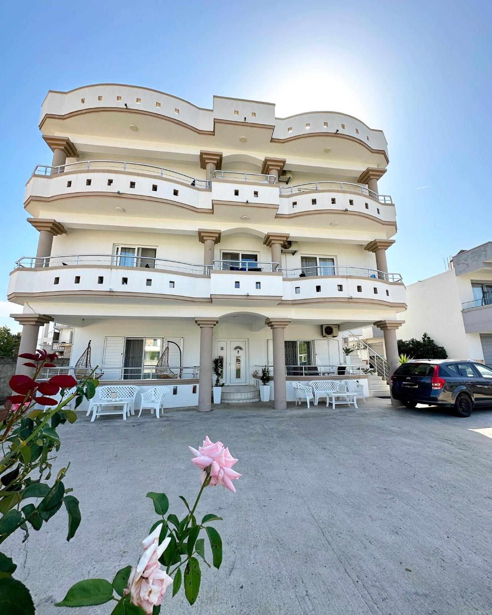 Apartmens Xhenis Lux Ulcinj Exteriör bild