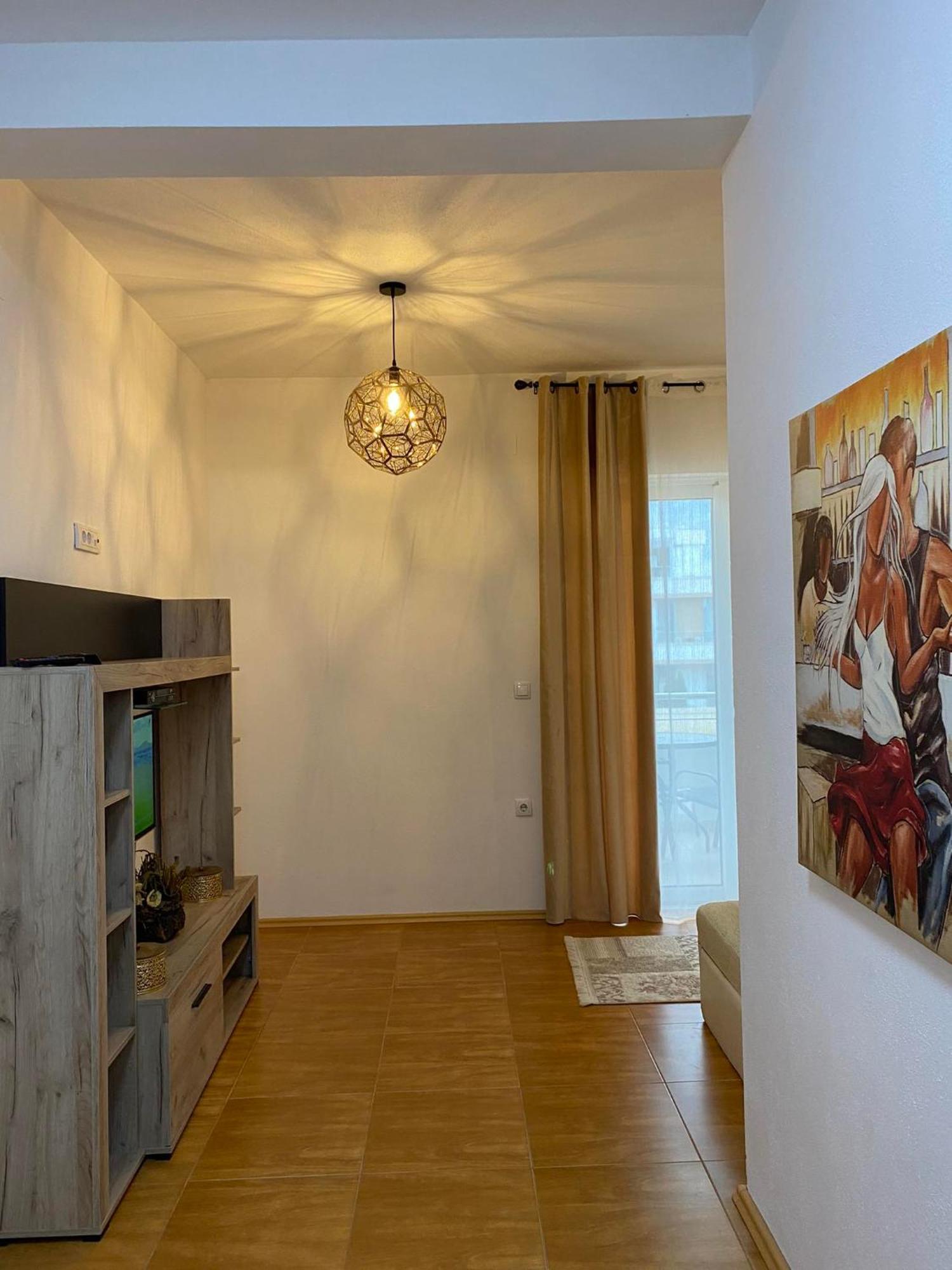 Apartmens Xhenis Lux Ulcinj Exteriör bild