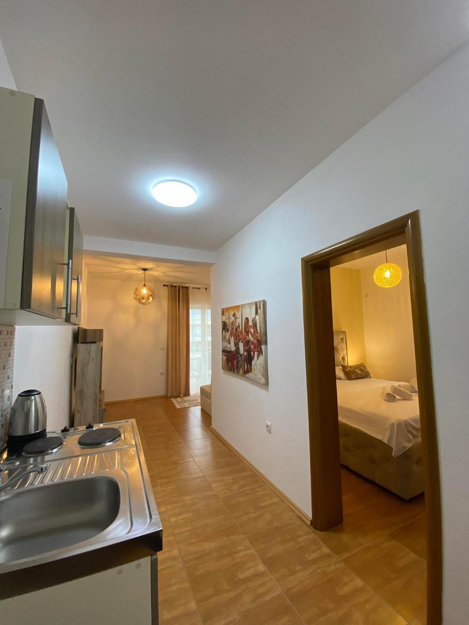 Apartmens Xhenis Lux Ulcinj Exteriör bild