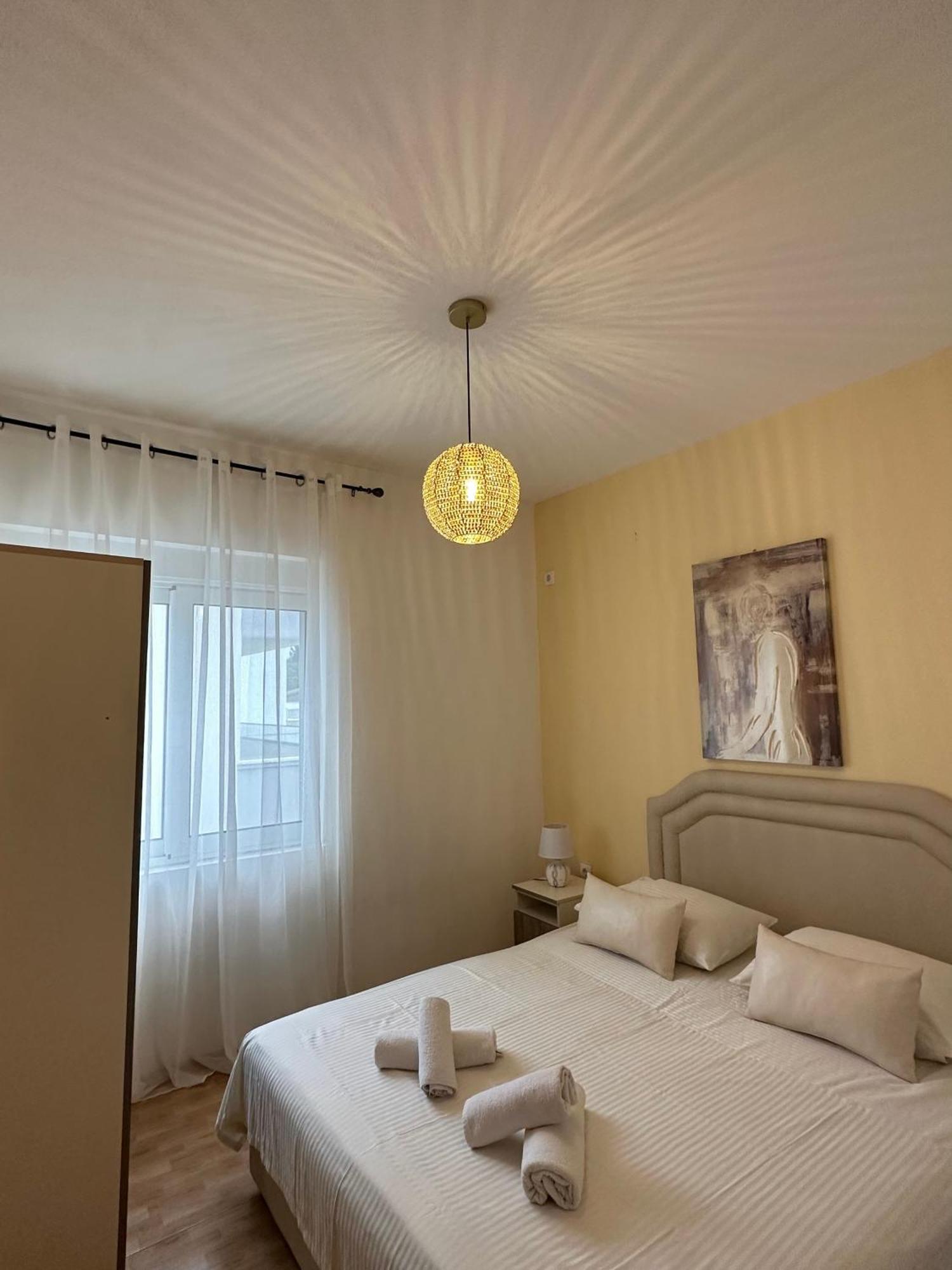 Apartmens Xhenis Lux Ulcinj Exteriör bild