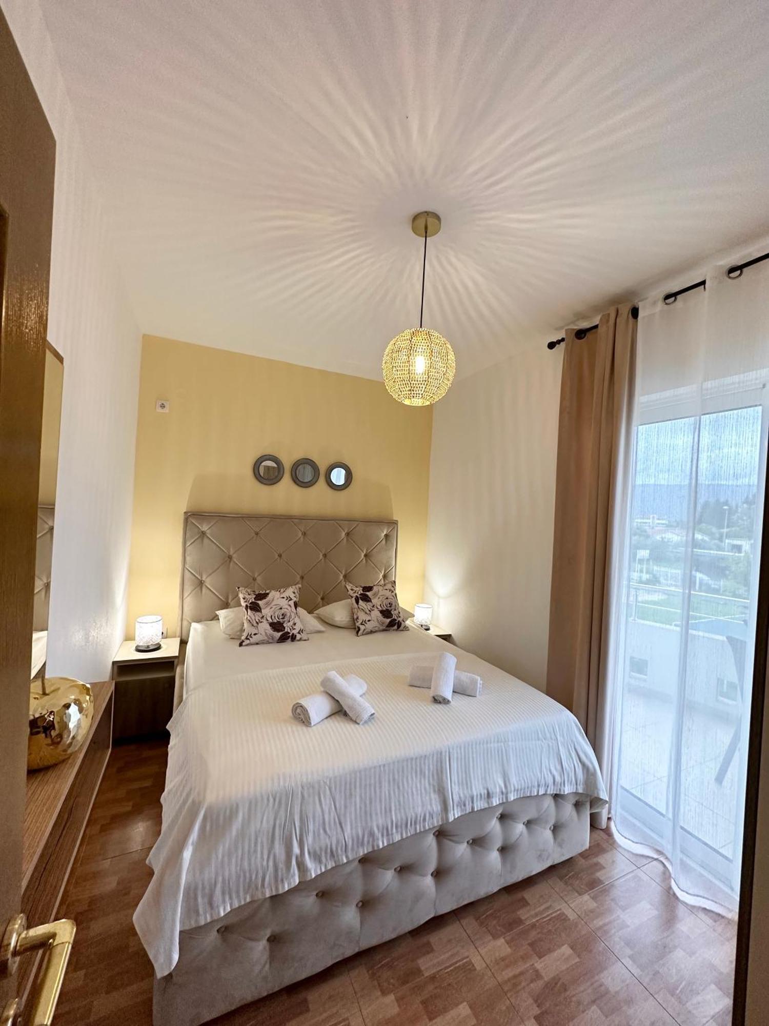 Apartmens Xhenis Lux Ulcinj Exteriör bild