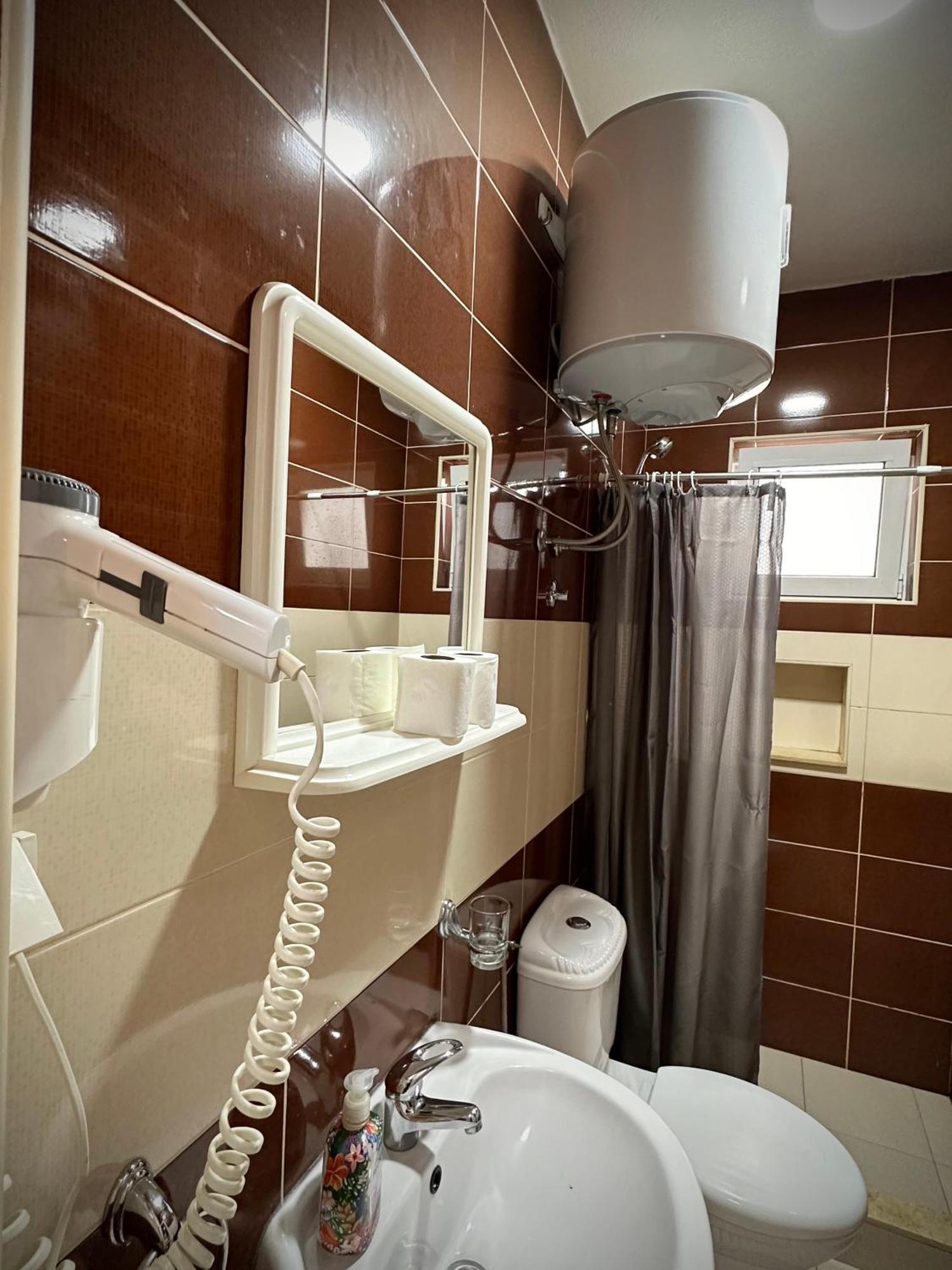 Apartmens Xhenis Lux Ulcinj Exteriör bild