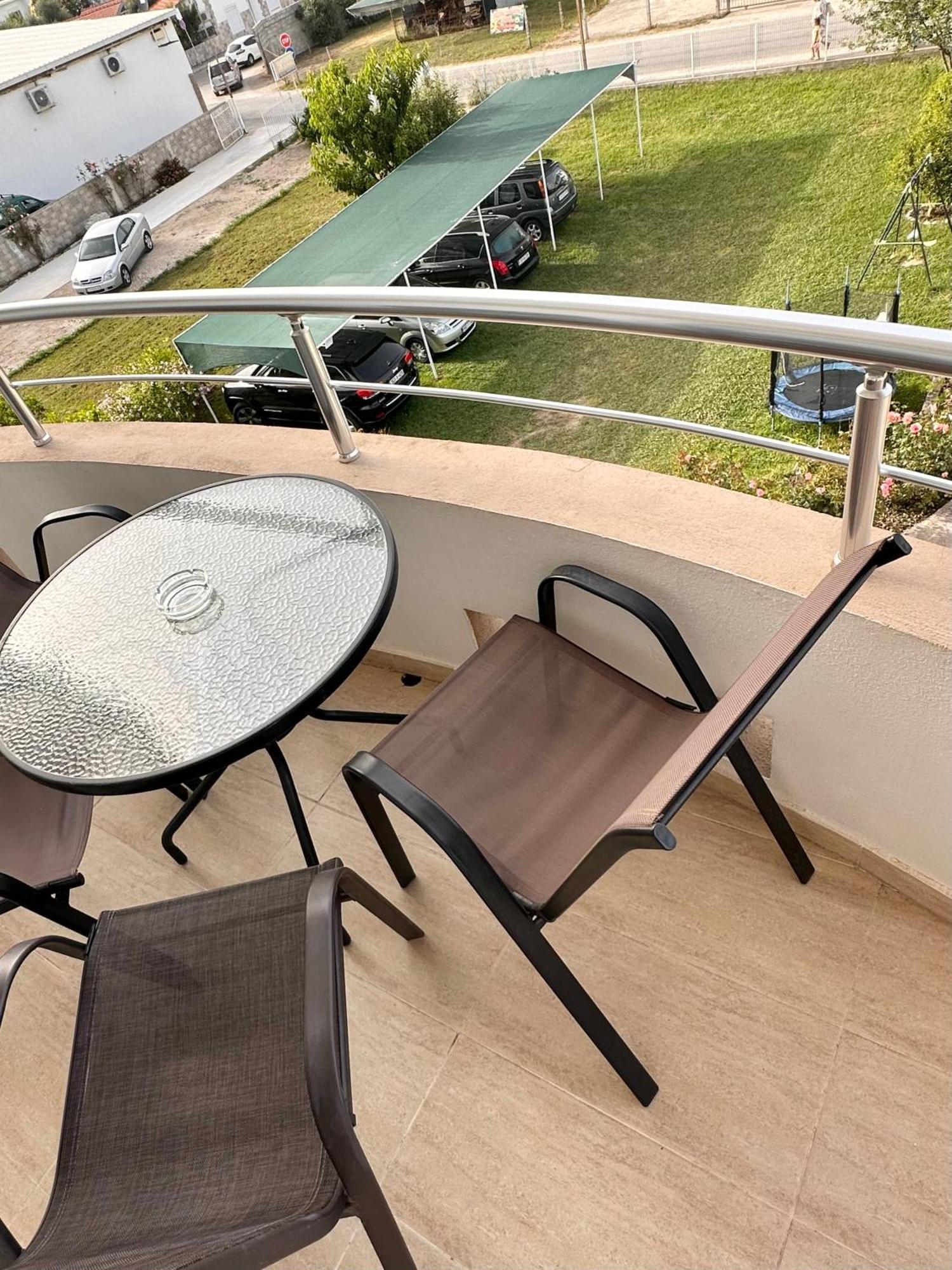 Apartmens Xhenis Lux Ulcinj Exteriör bild