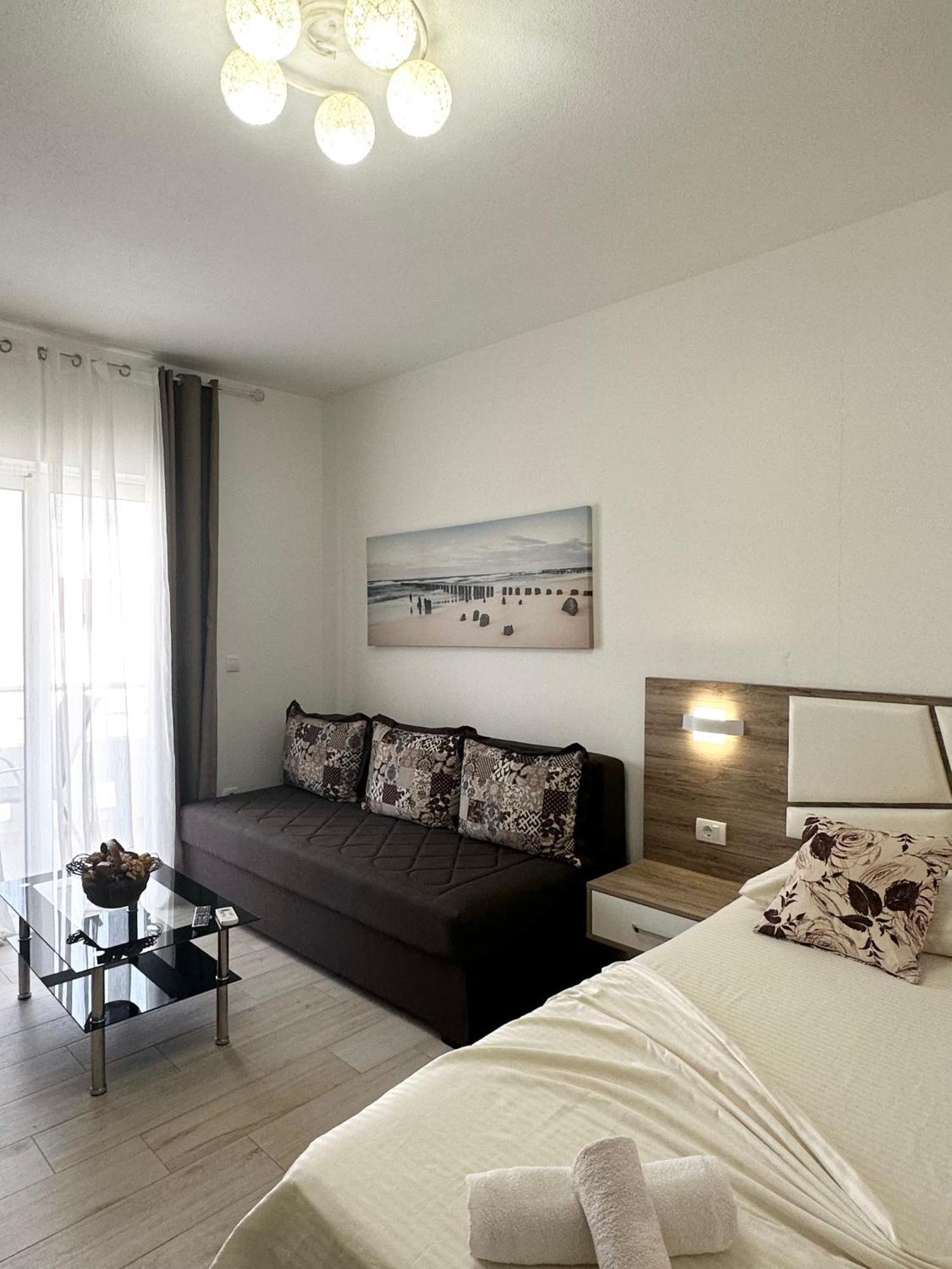 Apartmens Xhenis Lux Ulcinj Exteriör bild