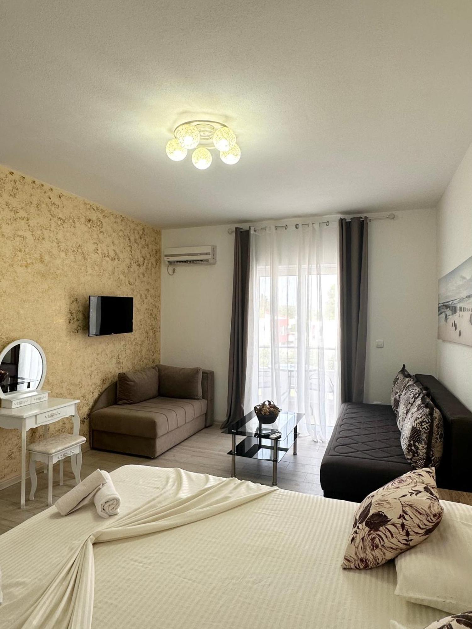 Apartmens Xhenis Lux Ulcinj Exteriör bild