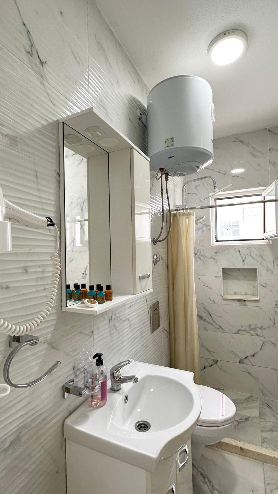 Apartmens Xhenis Lux Ulcinj Exteriör bild