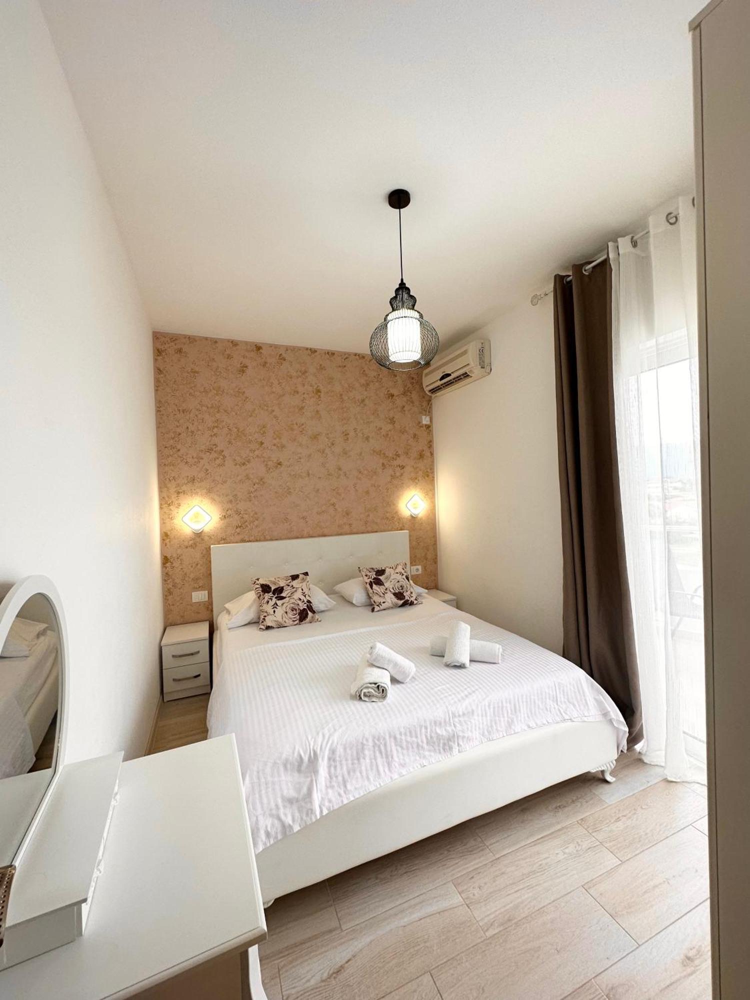 Apartmens Xhenis Lux Ulcinj Exteriör bild