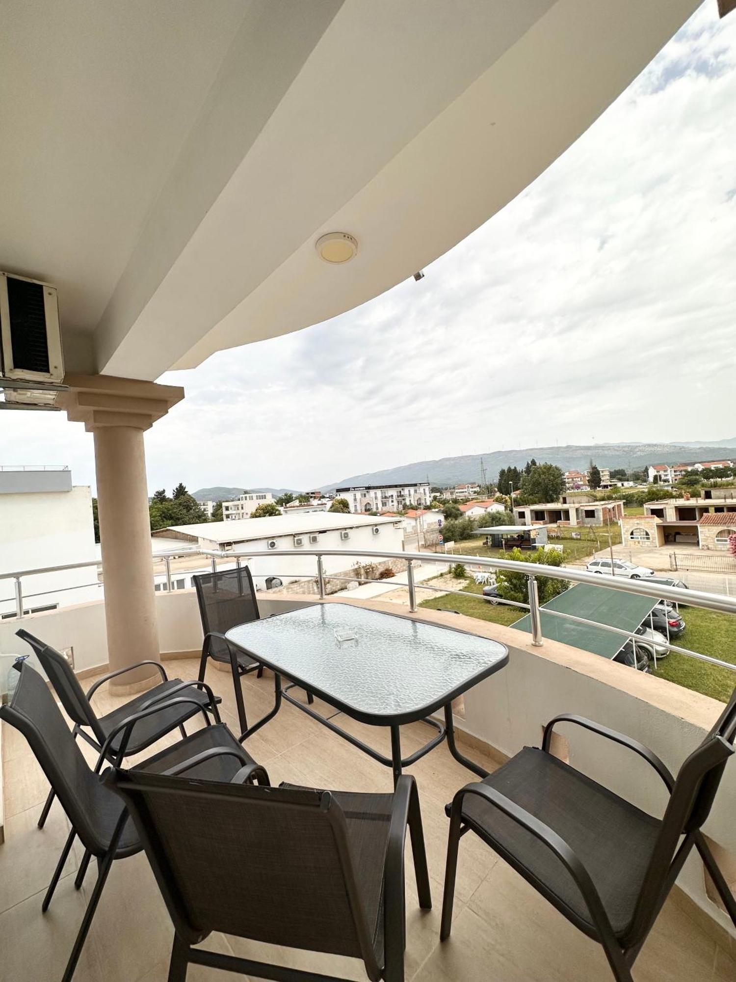 Apartmens Xhenis Lux Ulcinj Exteriör bild
