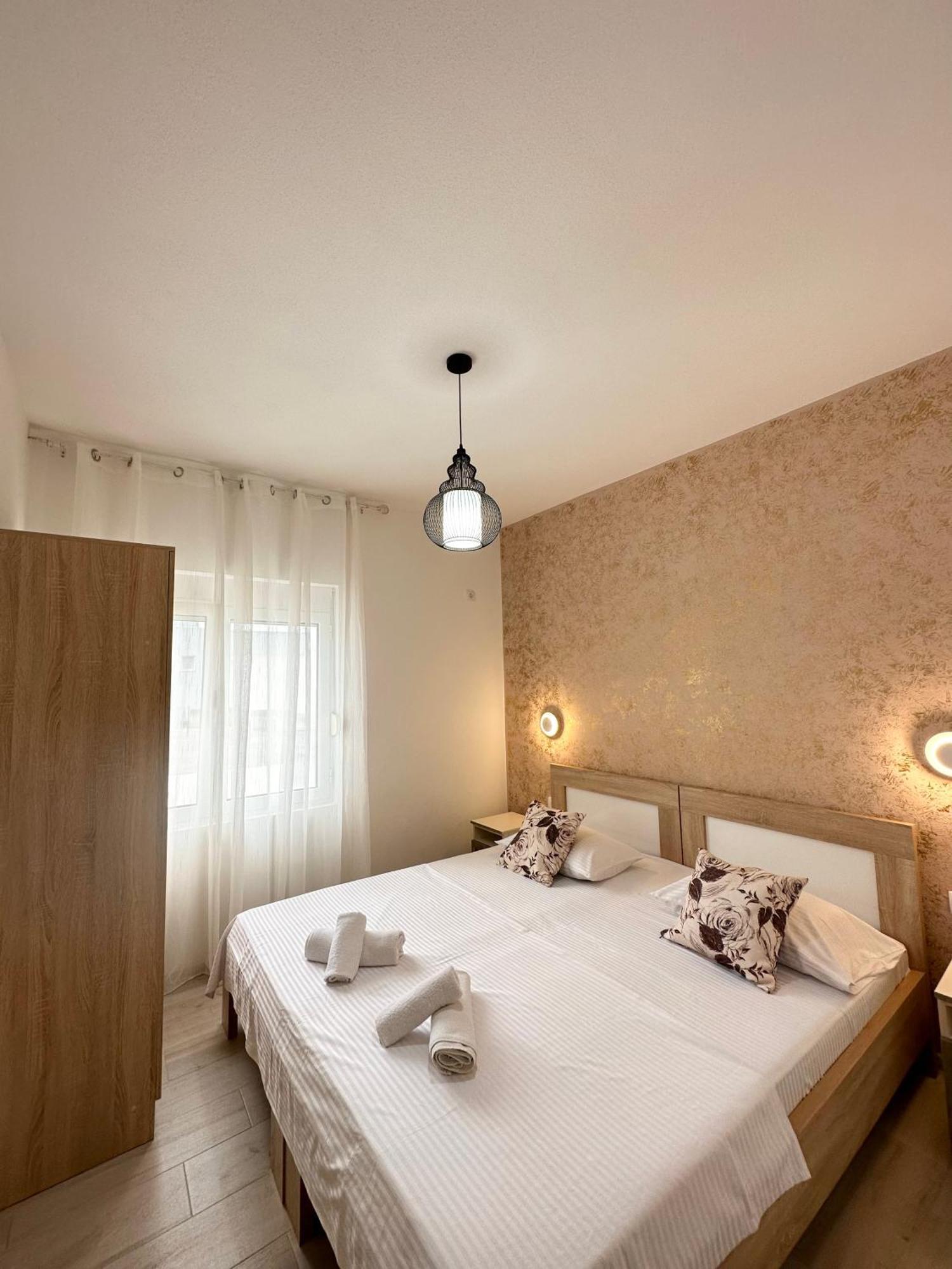 Apartmens Xhenis Lux Ulcinj Exteriör bild
